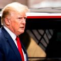 FBI、トランプ氏宅から機密文書11組押収 スパイ法違反の疑い