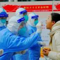 中国のコロナ死者「1年間ゼロ」は本当か　信頼性に疑念強まる