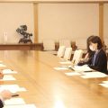 「慰安婦で誤解」大阪市長が米大使に発言、サ市提携解消で