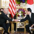 米大統領「日本の防衛に全面関与」　日米首脳会談