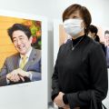 安倍元首相写真展　昭恵夫人が訪問「多くの人に見てほしい」