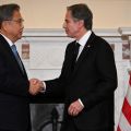 米国務長官、北朝鮮が「軌道修正まで圧力」　韓国外相と会談