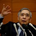 日銀は緩和的な金融政策維持へ、黒田総裁が26日のセミナーで発言