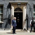 英首相、続投表明　「前進続ける」　さらに6閣外相辞任