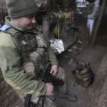 ロシア軍、攻勢に「遅れ」　ウクライナ、停戦交渉中止を警告