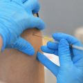 コロナワクチン4回目接種、25日から開始　厚労相発表