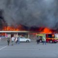 ロシア軍がショッピングセンターにミサイル攻撃　2人死亡、9人重体