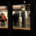 アジア系女性、接近の地下鉄車両に押し出され死亡　米ＮＹ市