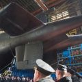 ロシア海軍に巨大潜水艦、海で「新たな冷戦」始まるか