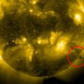 太陽に接近する謎のキューブがNASAの観測機にとらえられる